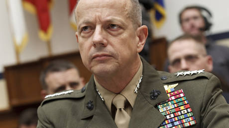 Высокопоставленного генерала США обвиняют в коррупционном лоббировании