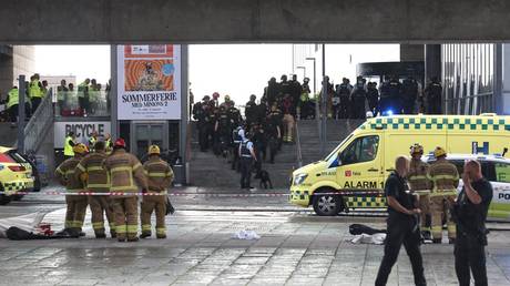 Полиция Дании начала масштабную охоту после стрельбы в торговом центре со смертельным исходом