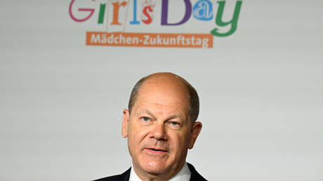 Скандал с наркотиками для изнасилования на свидании потряс партию канцлера Германии