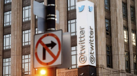 Twitter обещает подать в суд на Илона Маска
