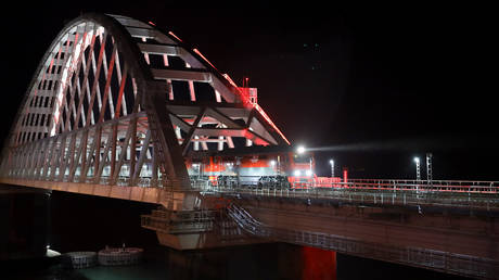 Украина вновь заявляет об угрозе нанести удар по Крымскому мосту