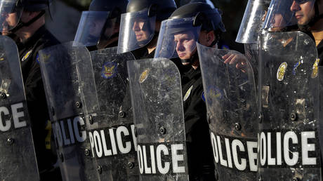 ACLU оспаривает запрет на видеосъемку полицейских