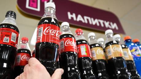 Coca-Cola не хочет уходить из России