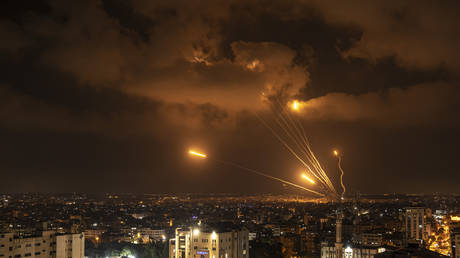 Палестинские боевики заявляют, что по Израилю выпущено 100 ракет