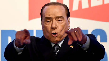 Знаменитый экс-премьер Италии объявил о возвращении