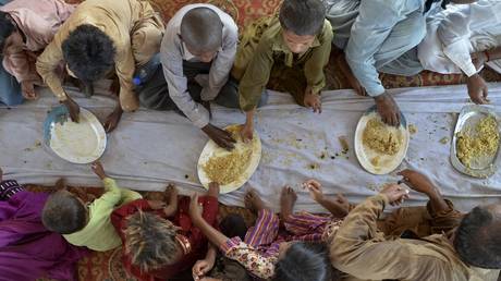 Глава продовольственного отдела ООН говорит, что миллионы людей «стучатся в дверь голода»