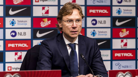 Главный тренер сборной России отреагировал на запрет Евро-2024