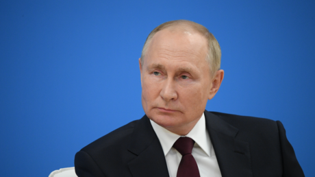 Путин объясняет детям цели операции на Украине