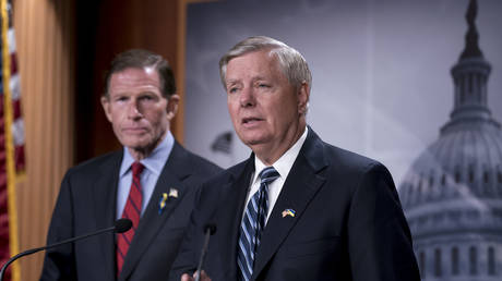 Сенаторы США настаивают на законопроекте о российском «терроризме»