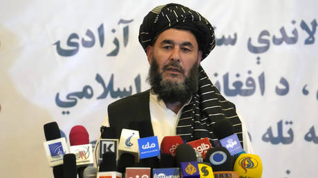 США обмениваются заключенными с талибами