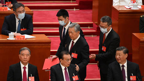 Бывший китайский лидер внезапно покидает ключевое собрание