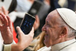 Экс-кардинал записал на пленку телефонный разговор Папы Франциска