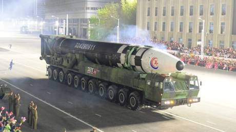 Северная Корея запустила еще одну предполагаемую межконтинентальную баллистическую ракету