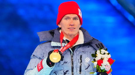 Западу следует перестать обвинять во всем Россию, считает олимпийская звезда лыжных гонок