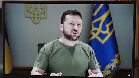 Зеленский объявил Украину свободной от коррупции