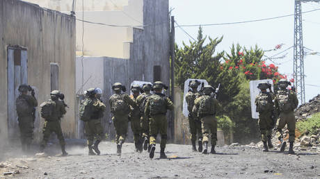 Израильским солдатам предъявлены обвинения во взрыве дома палестинцев