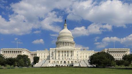 Конгресс США принял законопроект, позволяющий избежать закрытия правительства