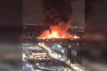 Пожар охватил крупный московский торговый центр