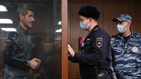 Российские магнаты приговорены к длительным срокам тюремного заключения по делу о коррупции на ЧМ