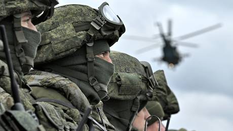 Союзник России тестирует «переход с мирного времени на военное»