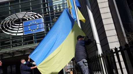 Страна ЕС раскритиковала Украину за закон о меньшинствах