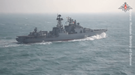 Военно-морские силы Китая и России проводят совместные маневры