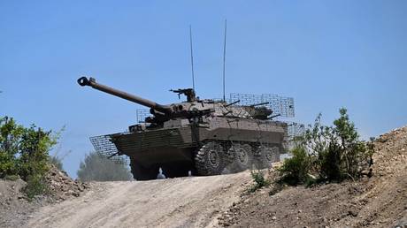 Франция обещает Украине старые «легкие танки»