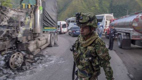 Колумбия заключает «смелое» соглашение о перемирии с боевиками