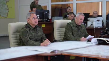 Министр обороны России посетил передовой штаб