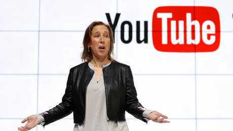 Глава YouTube ушел в отставку