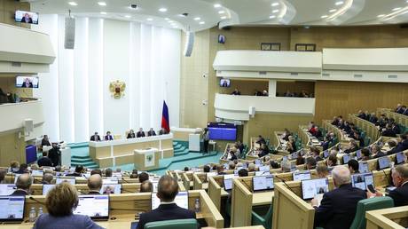 Российские законодатели ограничивают использование иностранных слов