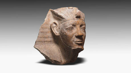Найдена статуя древнеегипетского фараона