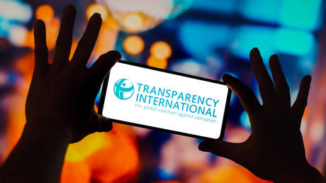 Россия запрещает Transparency International