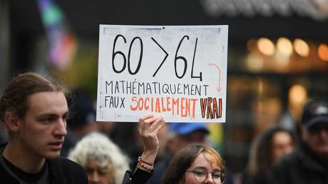 Сенат Франции принял скандальную пенсионную реформу
