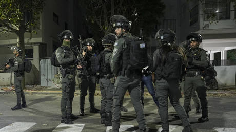 В Тель-Авиве боевик расстрелял трех человек