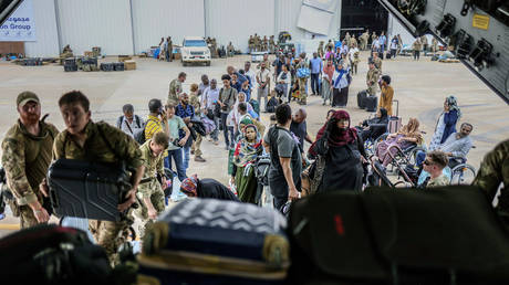 США помогают некоторым гражданам бежать из Судана