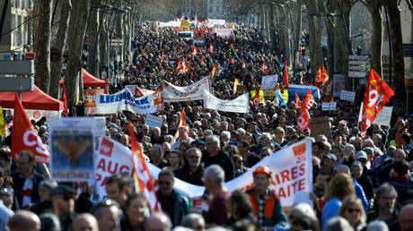 Французский энергетический гигант раскрыл убытки, связанные с забастовкой