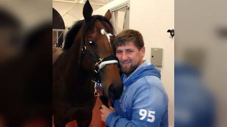 Кадыров говорит, что заплатил украинским шпионам за лошадь