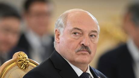 Лукашенко объясняет, как получить ядерное оружие