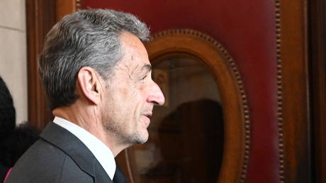 Обвинительный приговор экс-президенту Франции во взяточничестве оставлен в силе