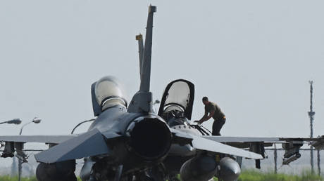 США разрешат союзникам передавать Украине F-16