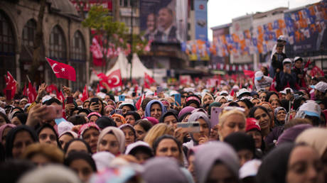 Турция голосует в судьбоносном президентском втором туре