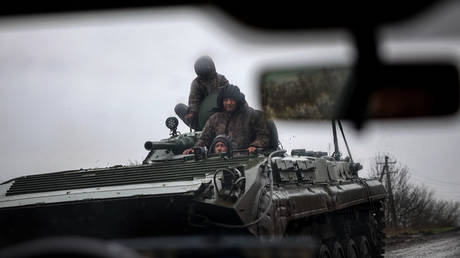 Экипажи украинских боевых машин сдаются России