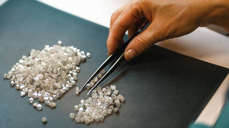 ЕС ищет способы ограничить поставки российских алмазов