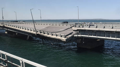 Крымский мост частично открыли после теракта