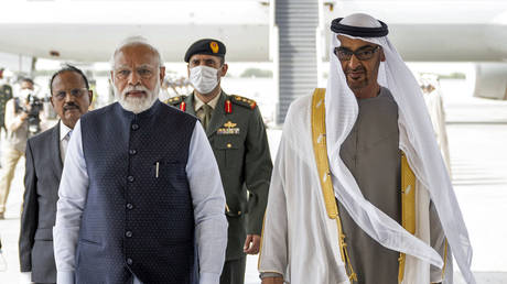 Моди из Индии укрепит связи во время пятого визита в ОАЭ