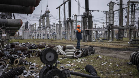 Половина энергоинфраструктуры Украины повреждена Россией