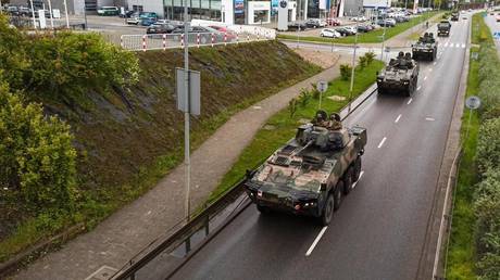 Польша начинает перебрасывать войска к границе с Беларусью