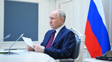 Россия выдерживает враждебное давление – Путин