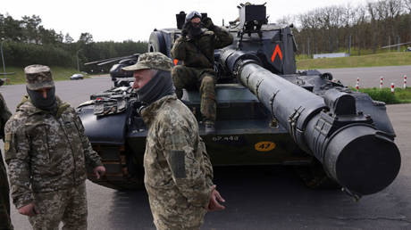 Украинские танки заправляются российским топливом — СМИ Германии